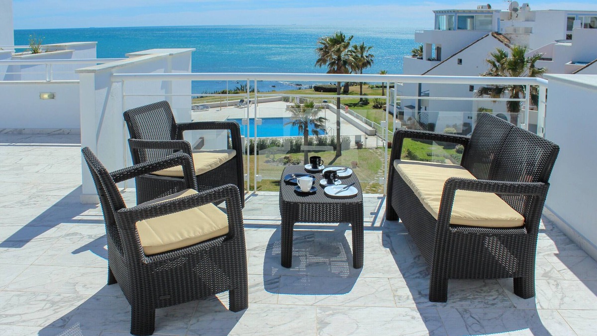 Casares del Mar Apartment | Beachfront Penthouse with Sea Views, Hot Tub, BBQ