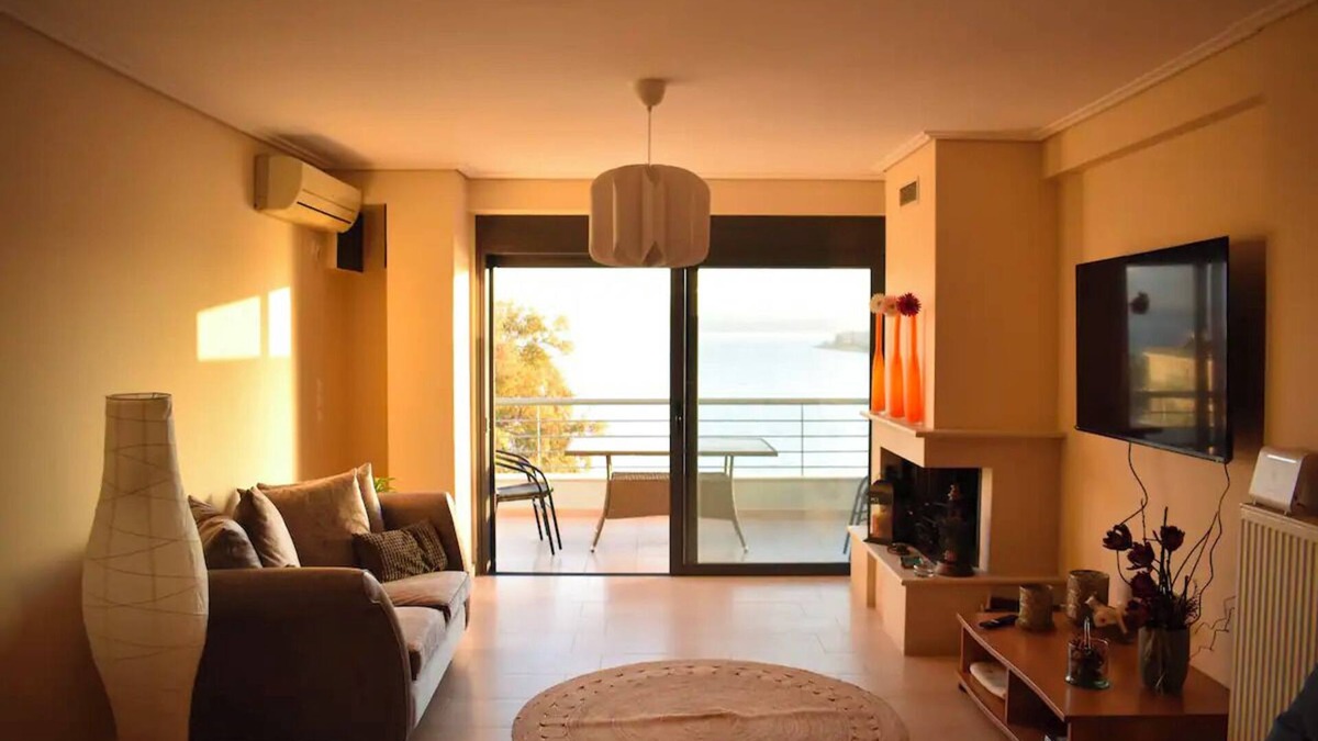 Lefkandi Condo | Beachfront Penthouse with Seaview