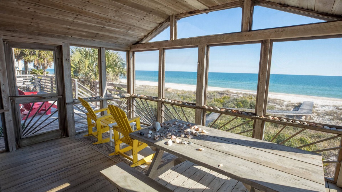 Plantation House | Beachfront, Plantation, Pet Friendly!