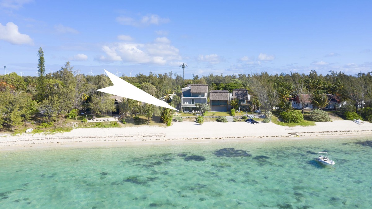 Poste Lafayette Apartment | Beachfront & Pool Poste Lafayette free internet wifi