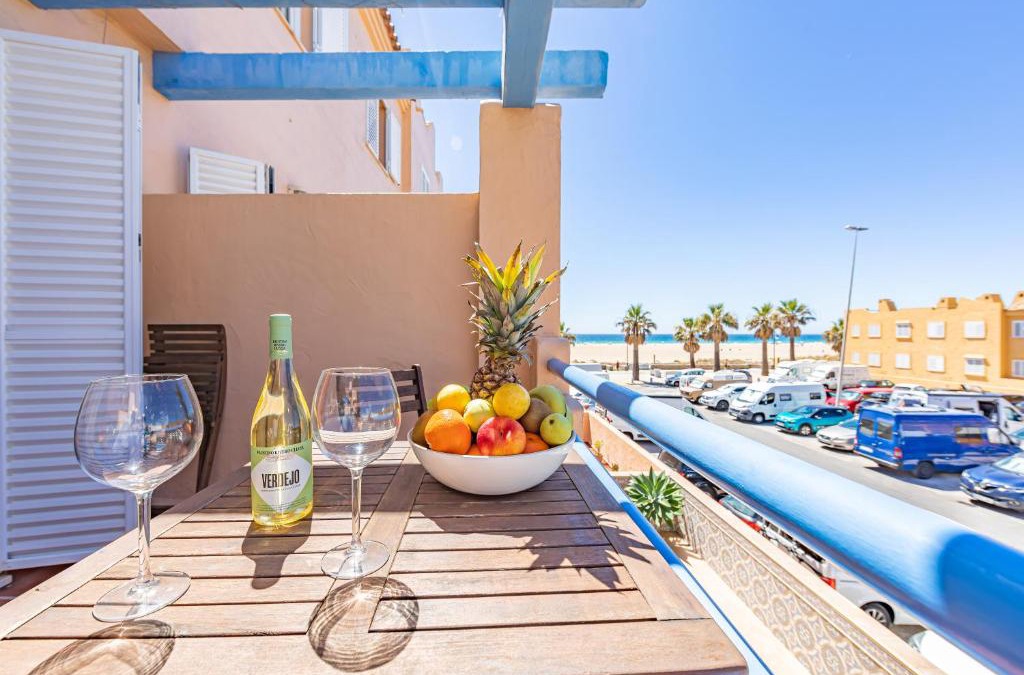 Tarifa Apartment | Beachfront, pool, terrace & WIFI