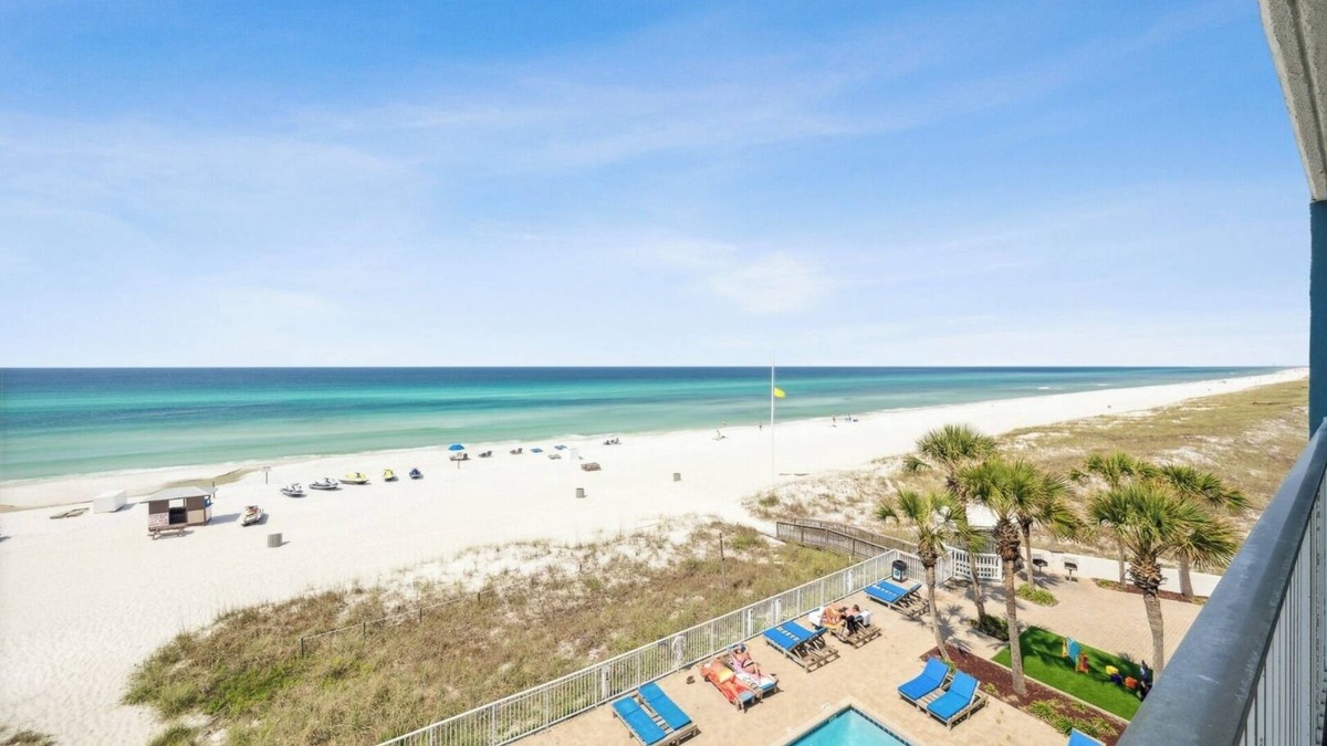 Fort Bay Hotel | Beachfront Premier Suite - Queen/Queen with Kitchen - Split Accommodations - Top