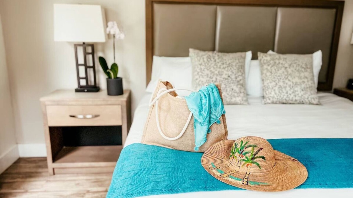 Key Largo Hotel | Beachfront Property! Beach, Pool, and Proximity to Key Largo Attractions
