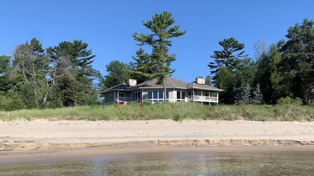 Oostburg House | Beachfront property with panoramic view of Lake Michigan!