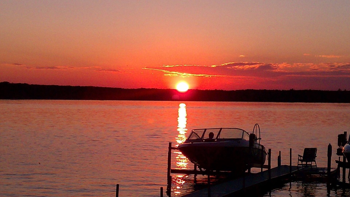 Kalkaska Cottage | Beachfront Property with 3 Bedrooms, 2 Bathrooms, Laundry Room - Sleeps 6
