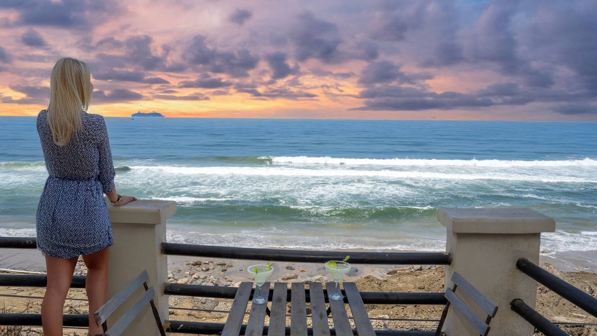 Costa Apartment | BEACHFRONT Relaxation 1 Bedroom Apt