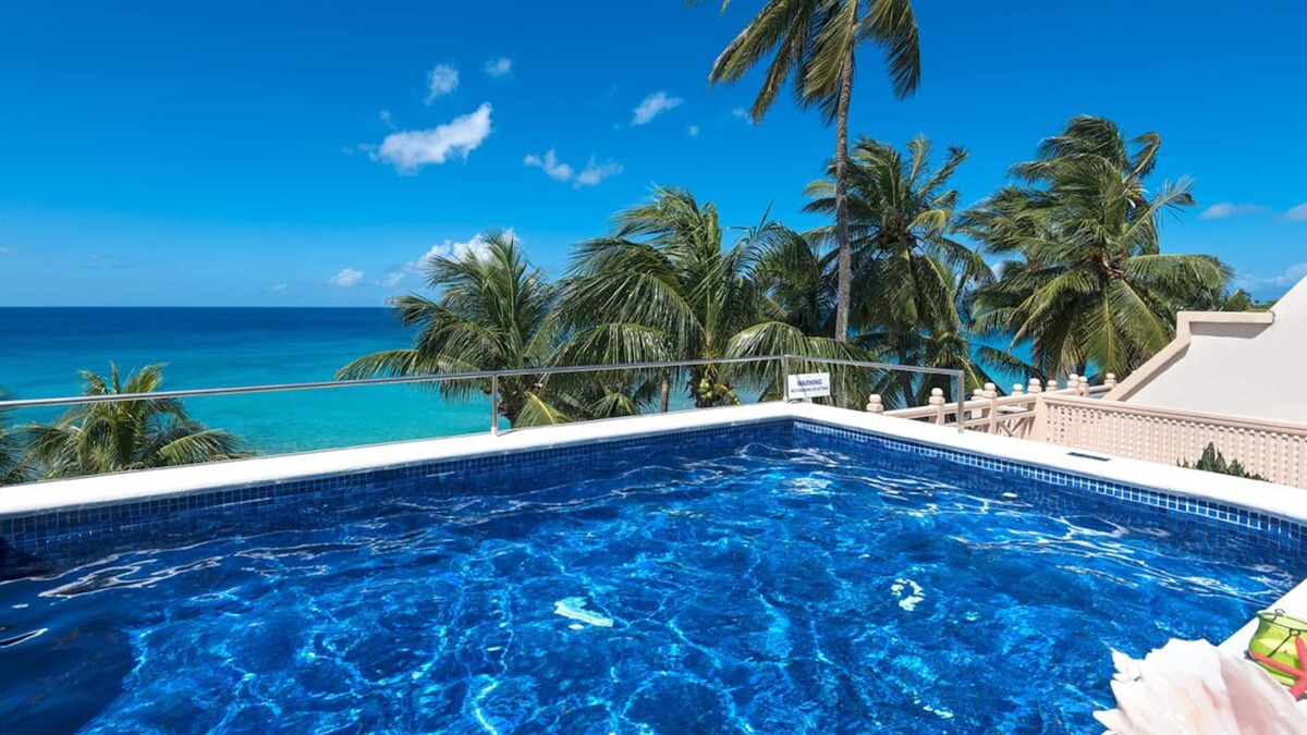 Reeds Bay Apartment | Beachfront Rooftop Penthouse with Plunge Pool - Reeds House 1