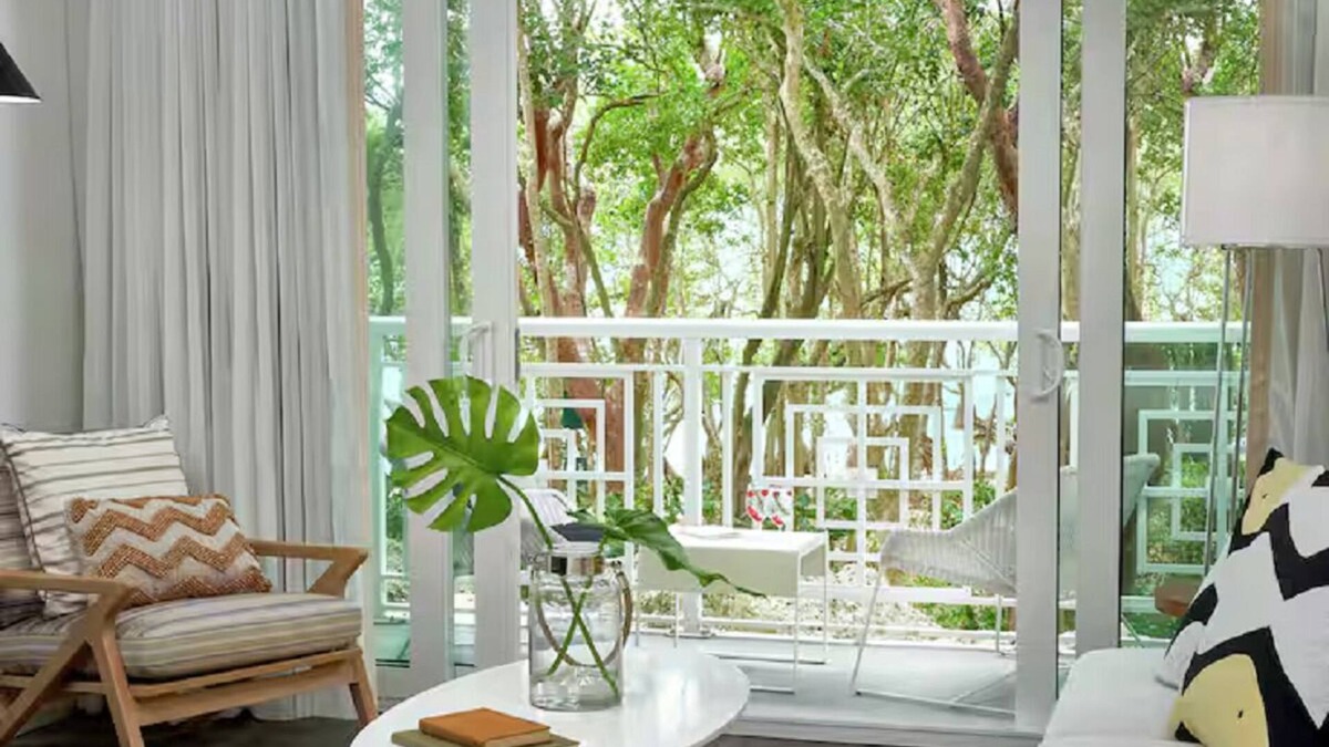 Rock Harbor Hotel | Beachfront Sanctuary w/Private Balcony & Hammock Bliss – Perfect Getaway