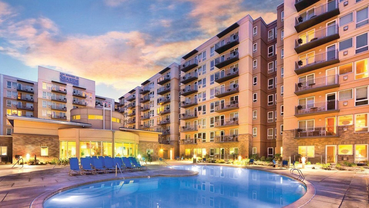 Seaside House | Beachfront Seaside Resort, 2BR Suite + Amenities