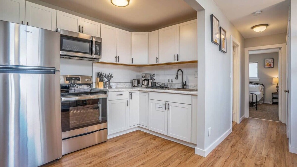 Willoughby Spit Apartment | Beachfront Sunrise Suite