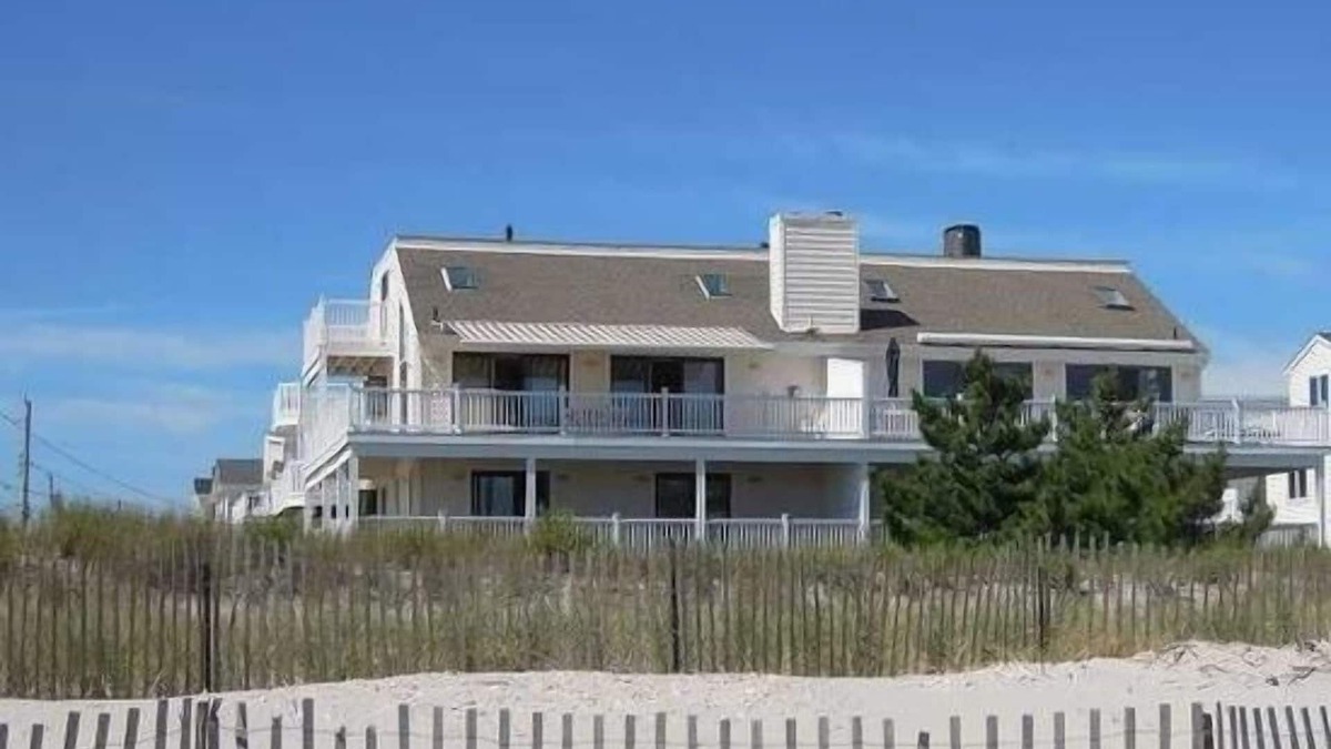 Townsend's Inlet House | Beachfront Townhouse in Townsends Inlet. Friday-Friday rentals.