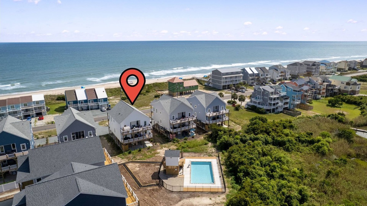 McCutcheon Field House | Beachfront | Pool, Hot Tub, Sauna, Fire Pit & EV Charger