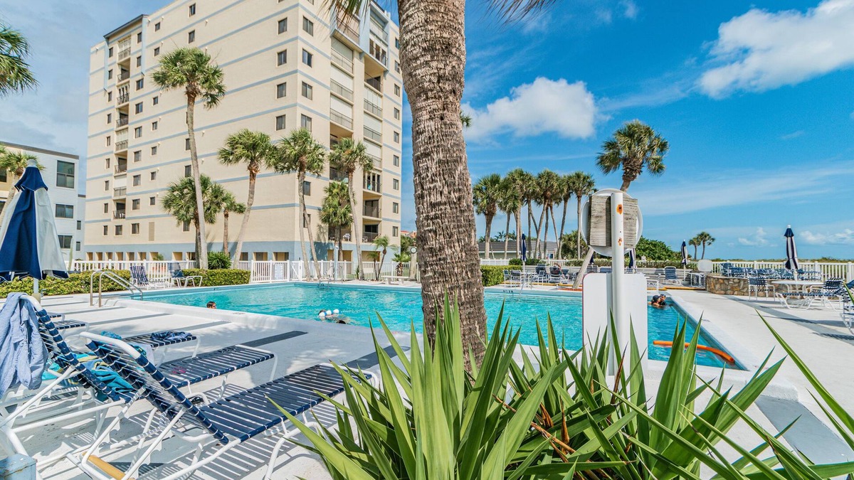 Golden Beach Condo | Beachfront Venice Island Condo