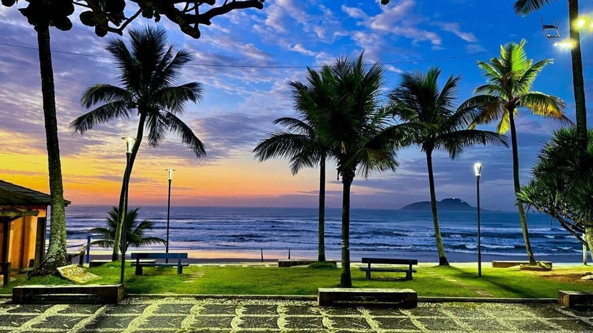 Tombo Apartment | Beachfront + View - 2 Bedrooms + Air Cond, 2 Bathrooms, Living Room, Kitchen, 1 Garage, Wi-Fi and Bed Linen