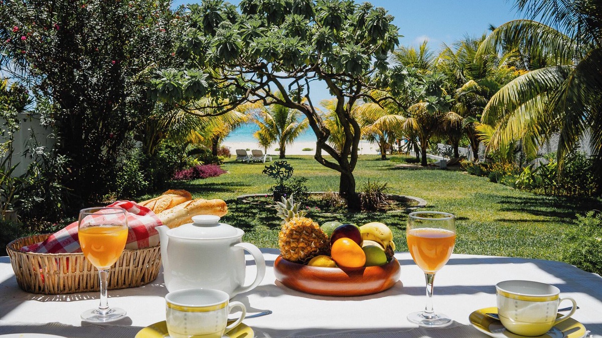 Pointe D'esny House | Beachfront Villa Miramar* Private Beach