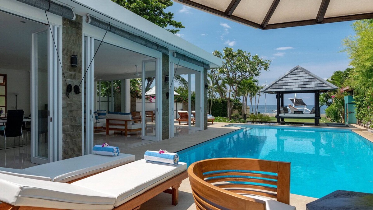 Dencarik Villa | ⭐️ ⭐️⭐️⭐️⭐️ BEACHFRONT villa, Welcome dinner