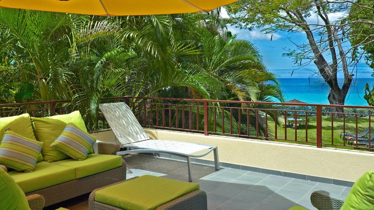 Folkestone Villa | Beachfront Villa with Plunge Pool - Church Point 2
