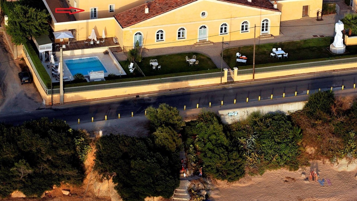 Le Ricanto Villa | Beachfront villa with pool. all amenities