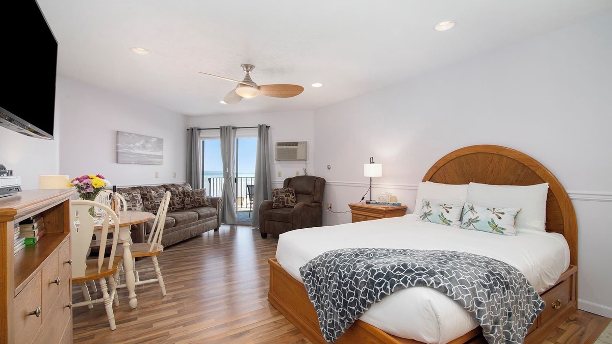Traverse City Condo | ✵ Beachfront Walkout Condo: Pointes North Resort ➠ 106/110 Combined