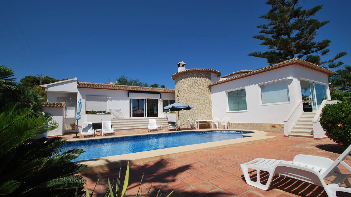 Moravit Villa | Beachnear Villa with private pool (pool heating) and air condition