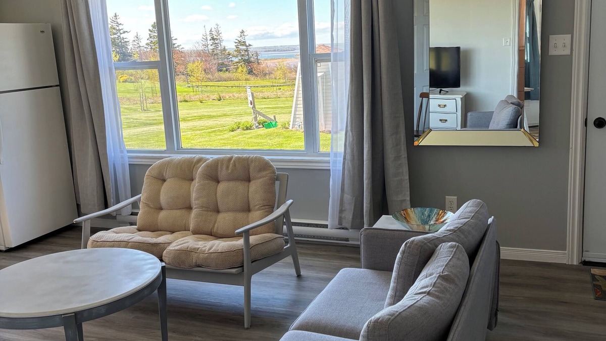 Beach Point Cottage | Beachpoint Retreat guest Cottage