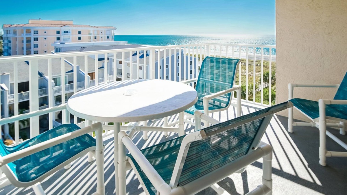 Capri Isle Condo | Beachside 1BR Condo w/Balcony Views