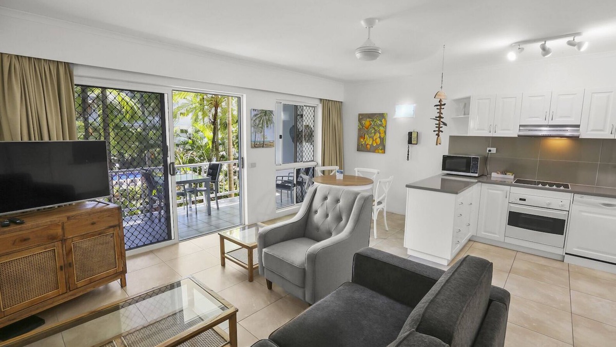 Clifton Beach Apartment | Beachside Apartment With Pool And Garden View!