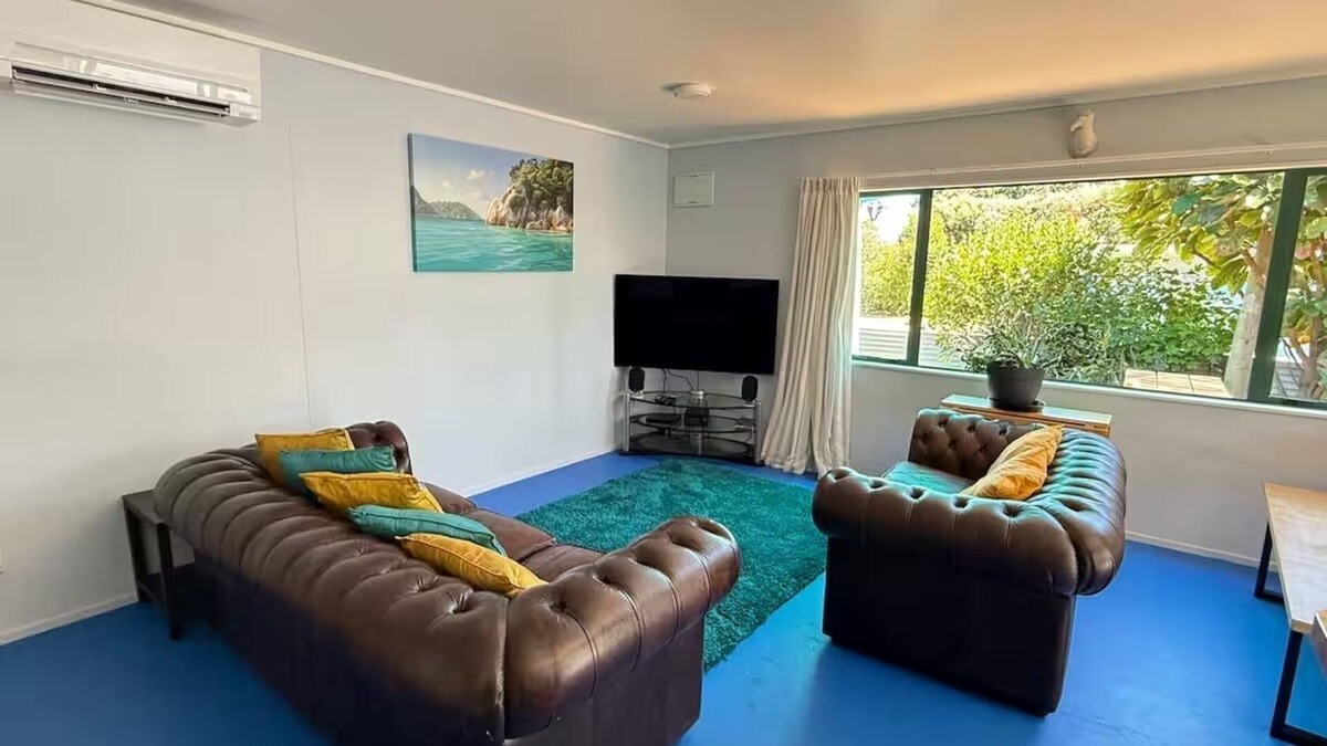 Tata Beach House | Beachside Bach Just across the road to Ligar Bay!