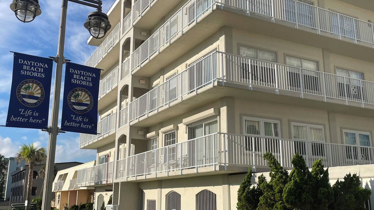 Ocean View Halifax Estates Condo | Beachside Condo 2BA/2BR with Pool. FREE NETFLIX