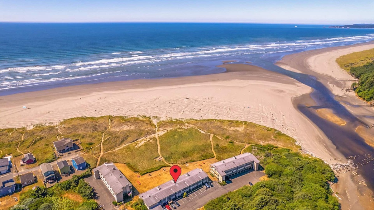 Moclips Condo | Beachside Condo next to the Moclips River
