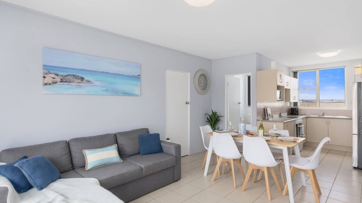 Towradgi Apartment | Beachside Escape A Breezy Waterfront Family Abode
