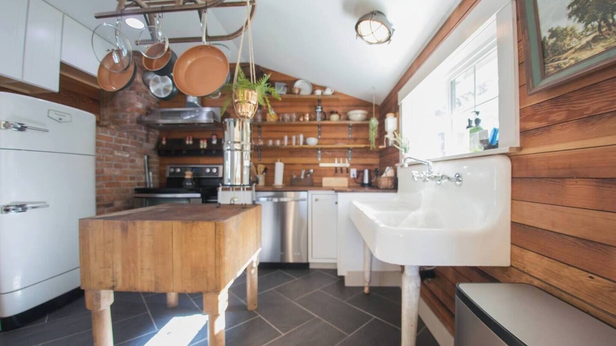 South Colby House | Beachside Escape w/Kayaks | Access to Seattle