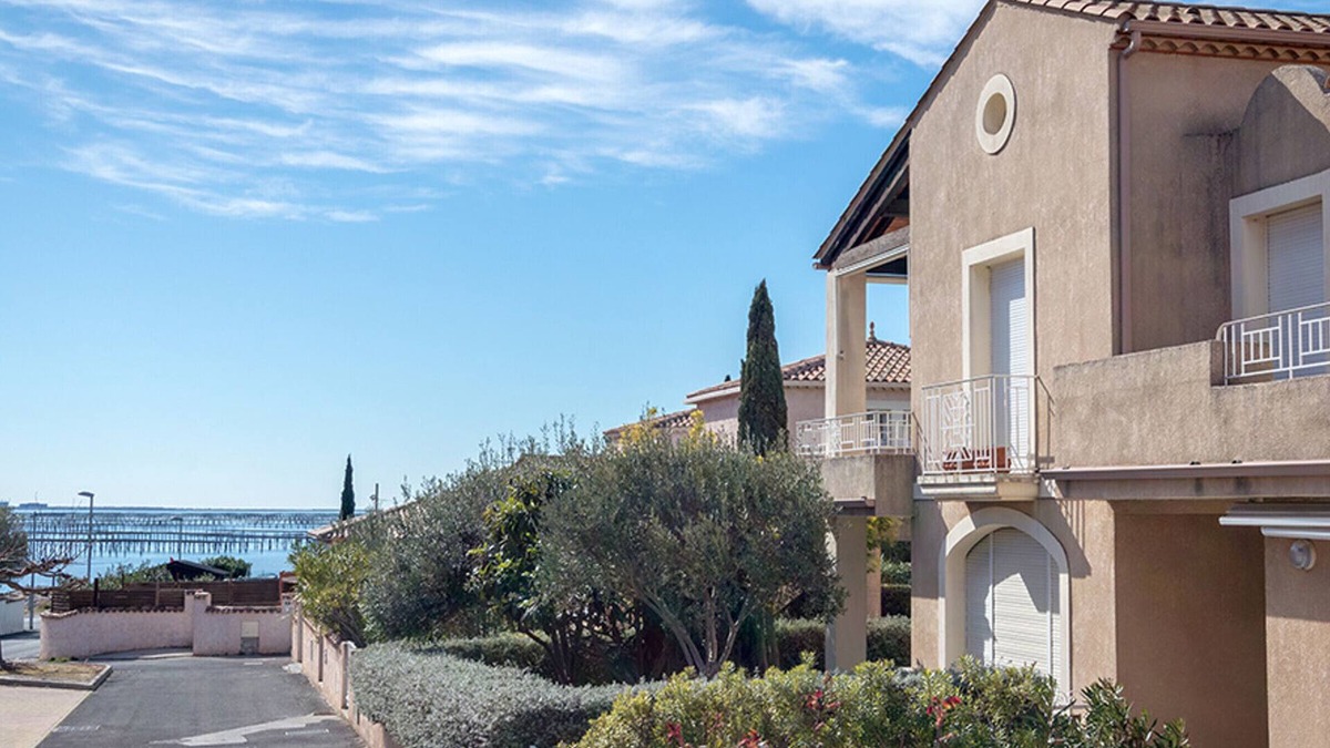 Bouzigues Apartment | Beachside Garden Apartment in Bouzigues - 2 Keys, Parking Included