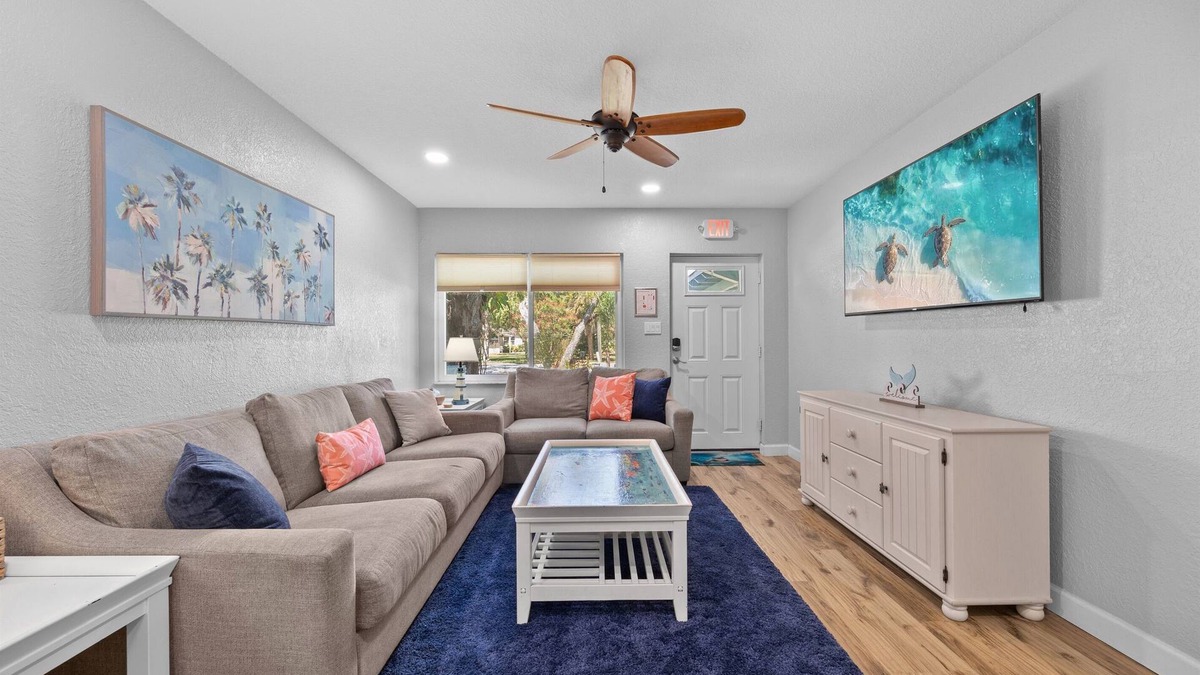 Cocoa Beach Cottage | Beachside Getaway | King Bed*Pet Friendly*Firepit