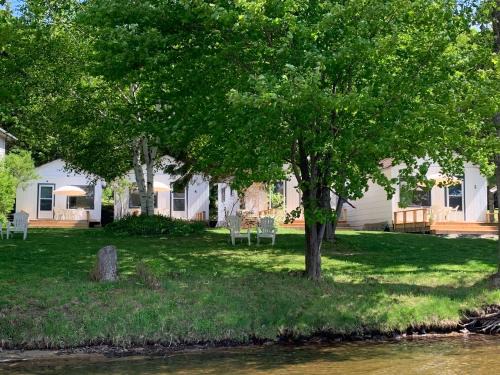 Muskoka Lakes Resort | Beachside on Lake Muskoka