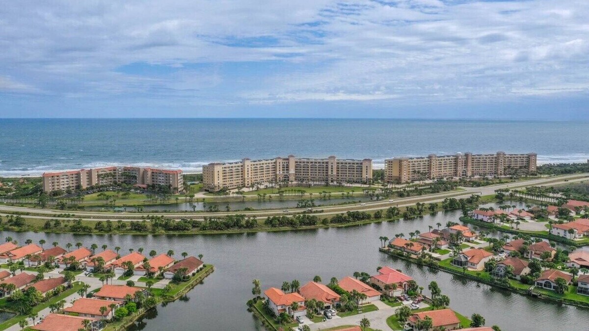 Palm Coast Apartment | Beachside Penthouse with Ocean Views