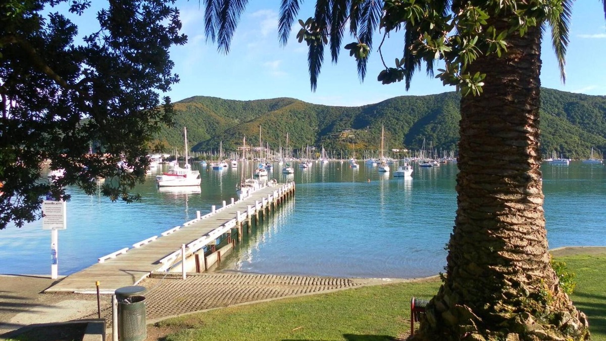 Waikawa Bay Hotel | Beachside Sunnyvale Motel