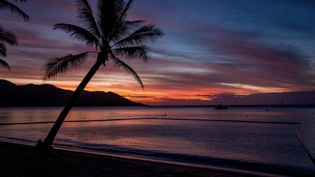 Horseshoe Bay Cottage | Beachside Tropical Paradise Magnetic Island NQ - Rustic Nth facing retreat