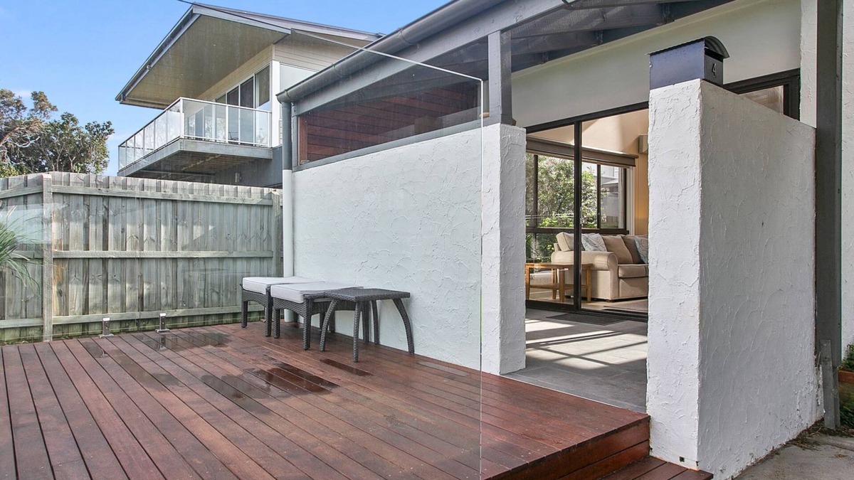Apollo Bay Villa | Beachside Villa - Free WIFI & Pets Welcome