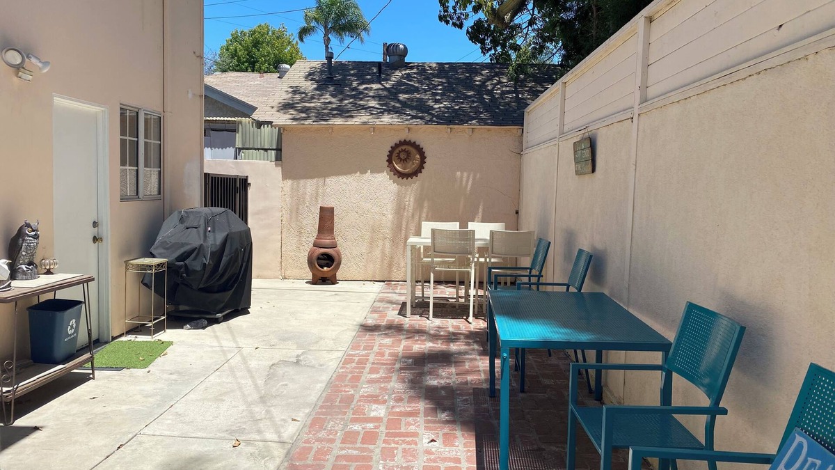 Belmont Heights Apartment | Beachstyle 2 bedroom unit with patio close to beach