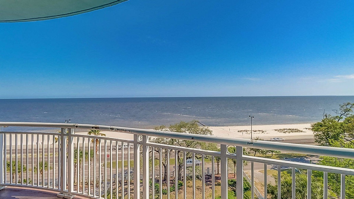 Gulfport Condo | Beachview Condo at Legacy Tower 2 -708 - fully furnished 2 bedroom 2 bathroom