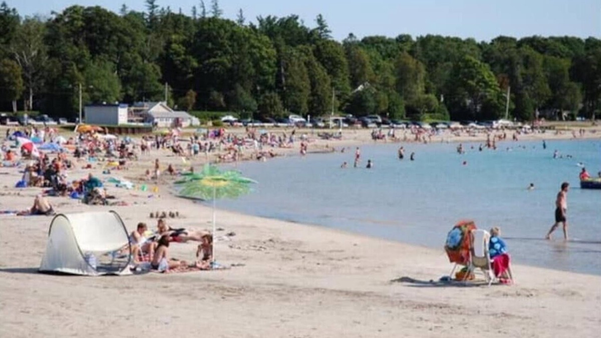Port Elgin Cottage | BeachView Cottage in Port Elgin