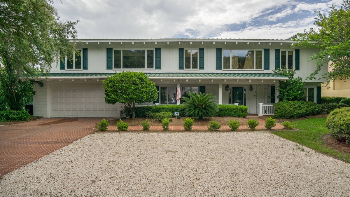 Jekyll Island House | Beachview Cottage Jekyll Island-6 BR 4B Cottage With Pool (heating available)