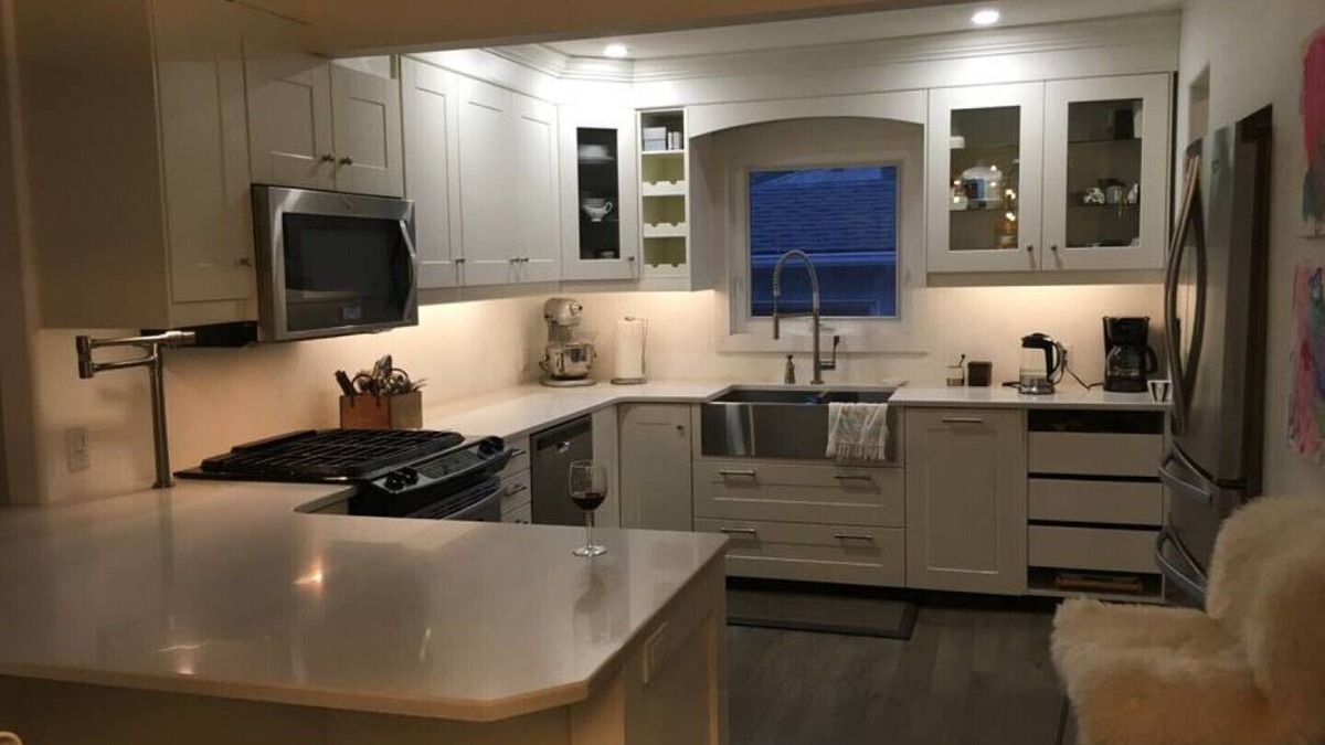 Port Weller House | BeachView in the city (Niagara falls minutes away)