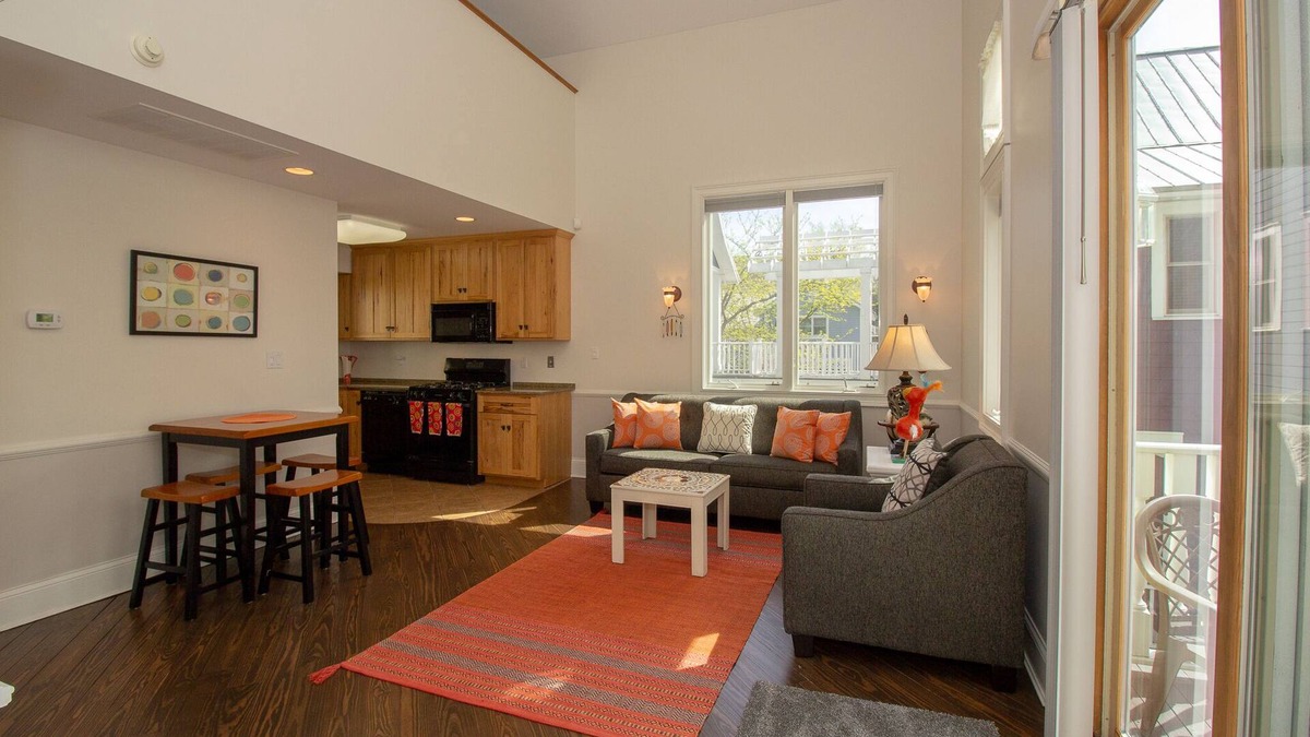 Michigan City House | Beachwalk Guest Cottage Across from Lake Michigan