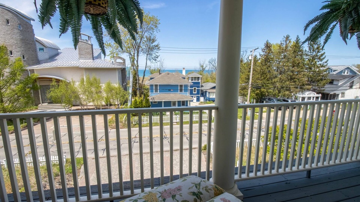 Michigan City House | Beachwalk Resort massive home across from Lake