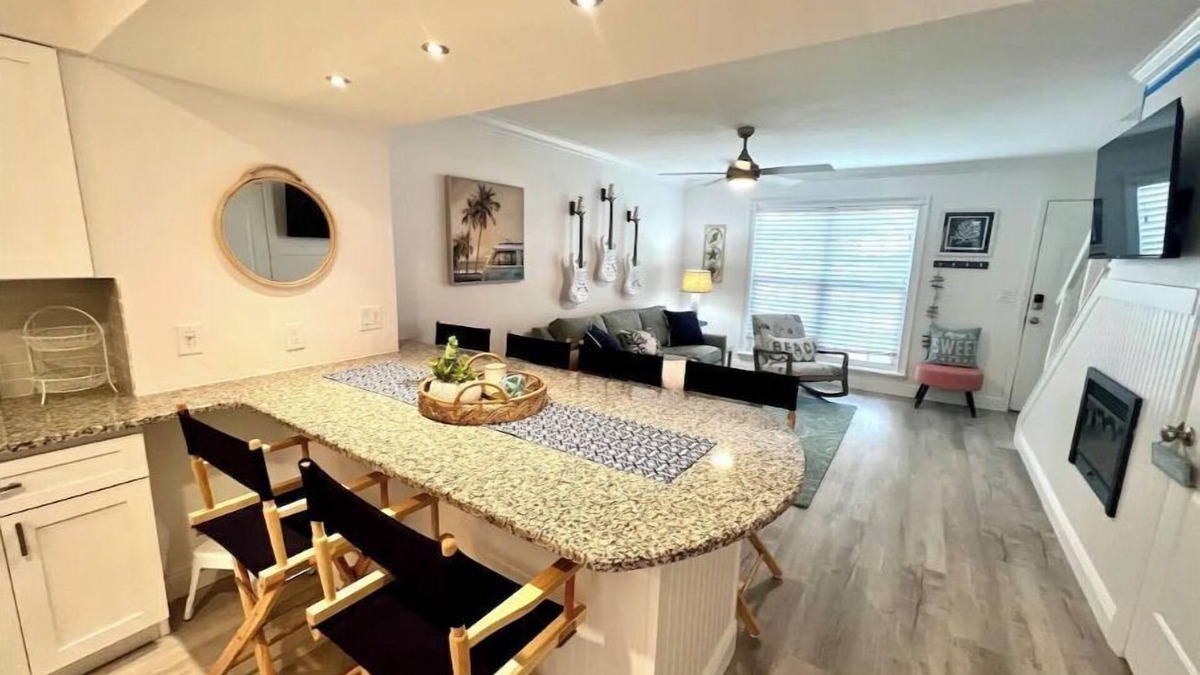 New Smyrna Beach House | Beachy 2bd Townhouse w/Garage