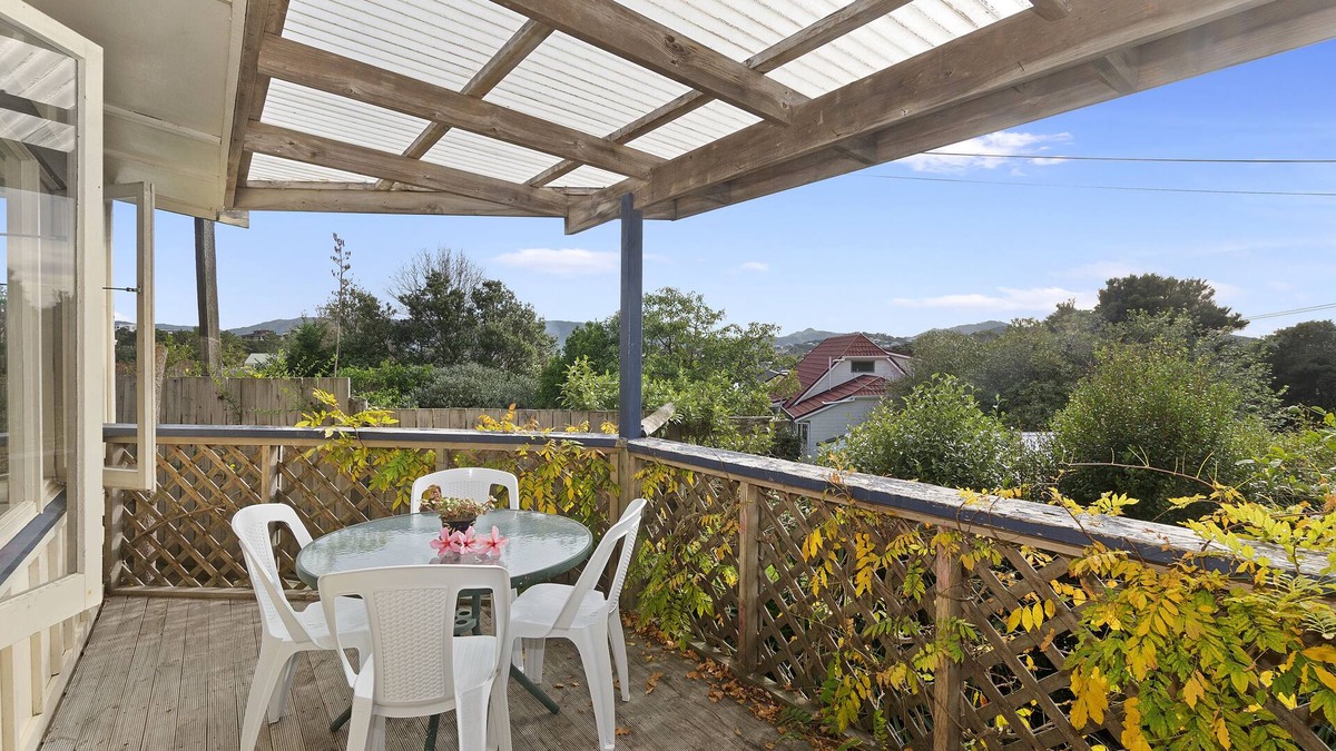 Mangawhai Heads House | Beachy Bach - Mangawhai Heads Holiday Home