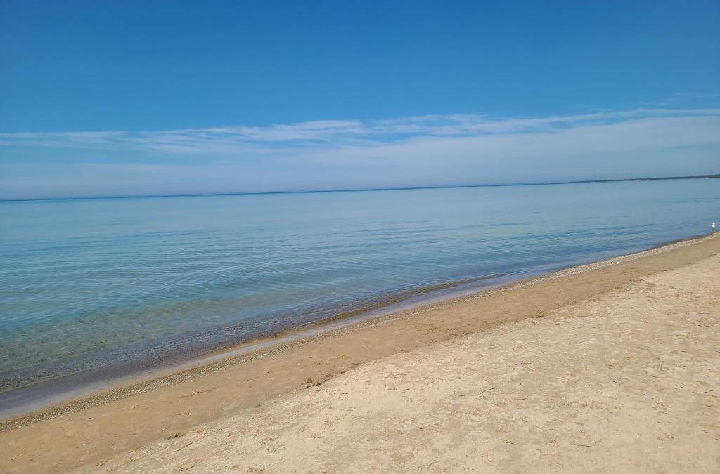 Sauble Beach House | Beachy Chic-Completely renovated- Steps to the Beach