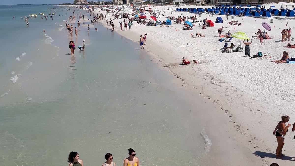 Bay Esplanade Condo | BEACHY KEEN 2 Close to the Beach and Great Value